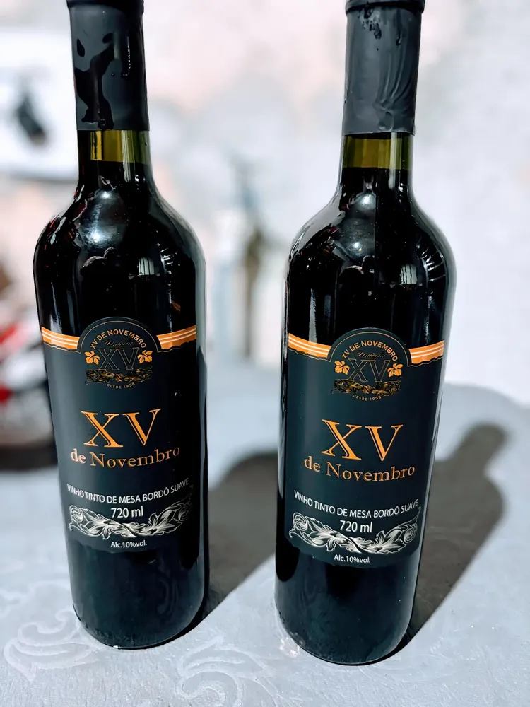 VINHO BORDÔ PEQUENO 360ML XV DE NOVEMBRO