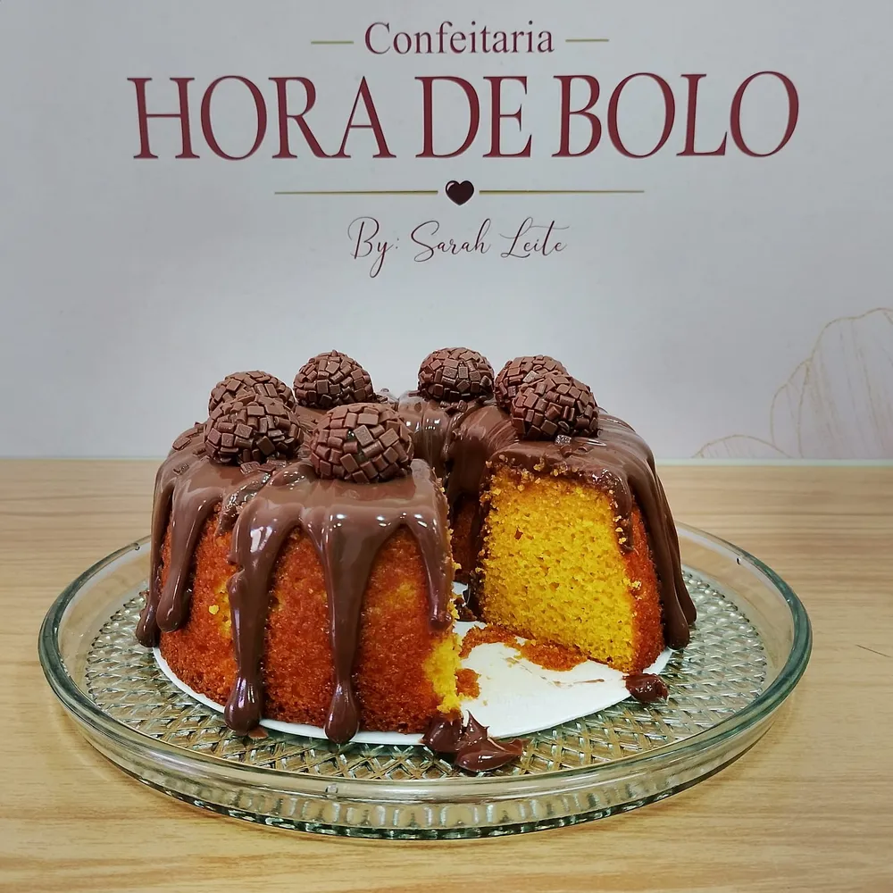 BOLO DE CENOURA C/ CHOCOLATE+BRIGADEIROS