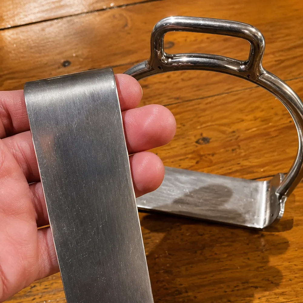 ESTRIBO LARGO INOX