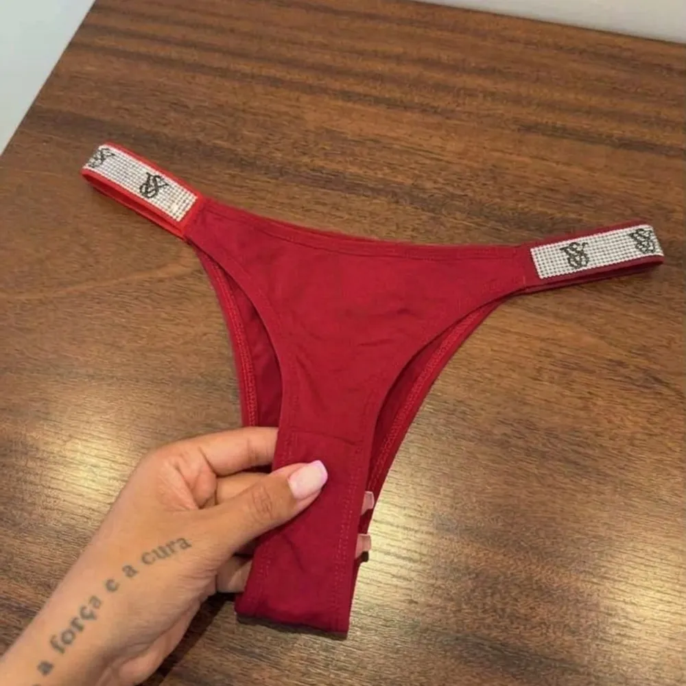 Calcinha victoria'secret Lisa vinho 