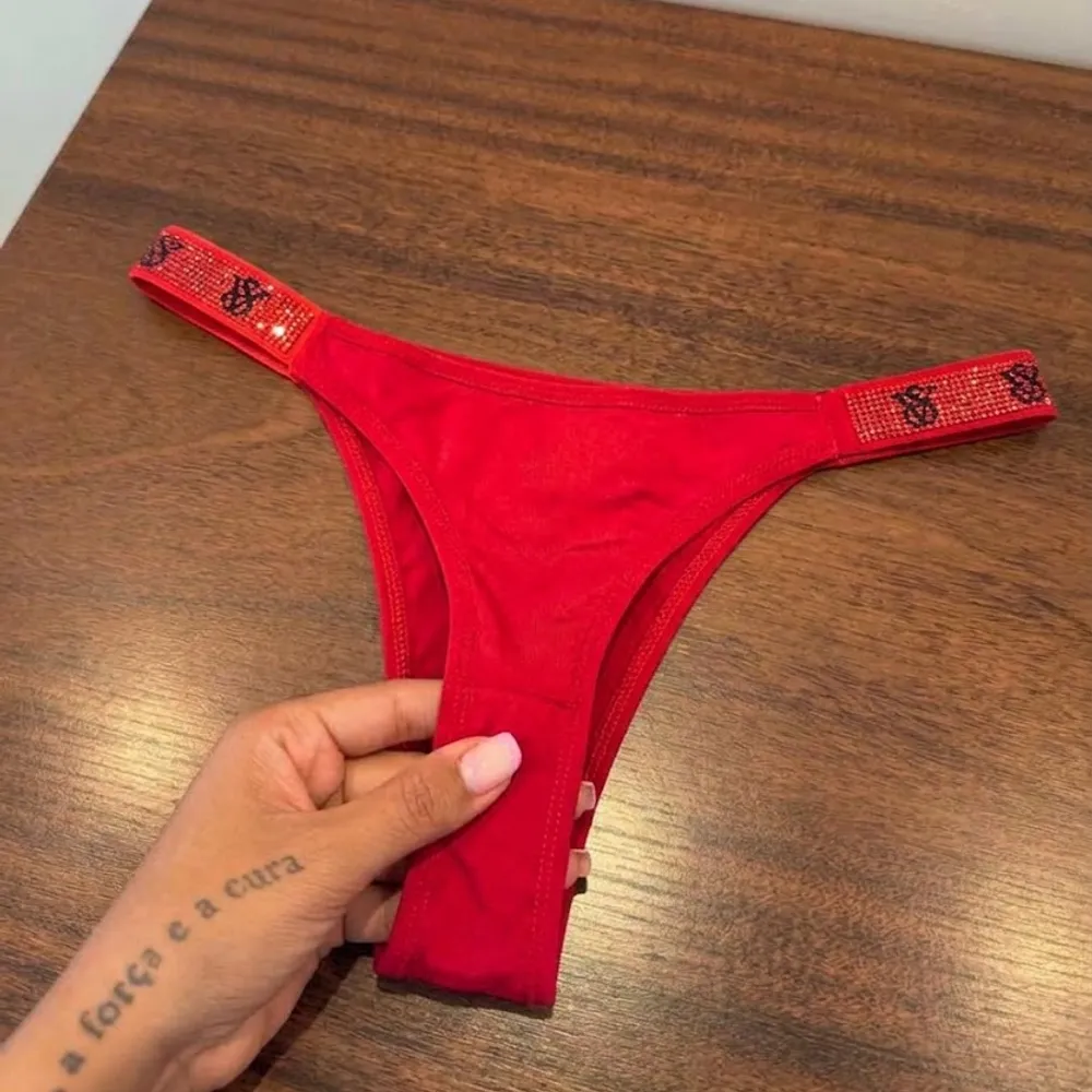 Calcinha Victoria’s Secret Lisa Vermelha