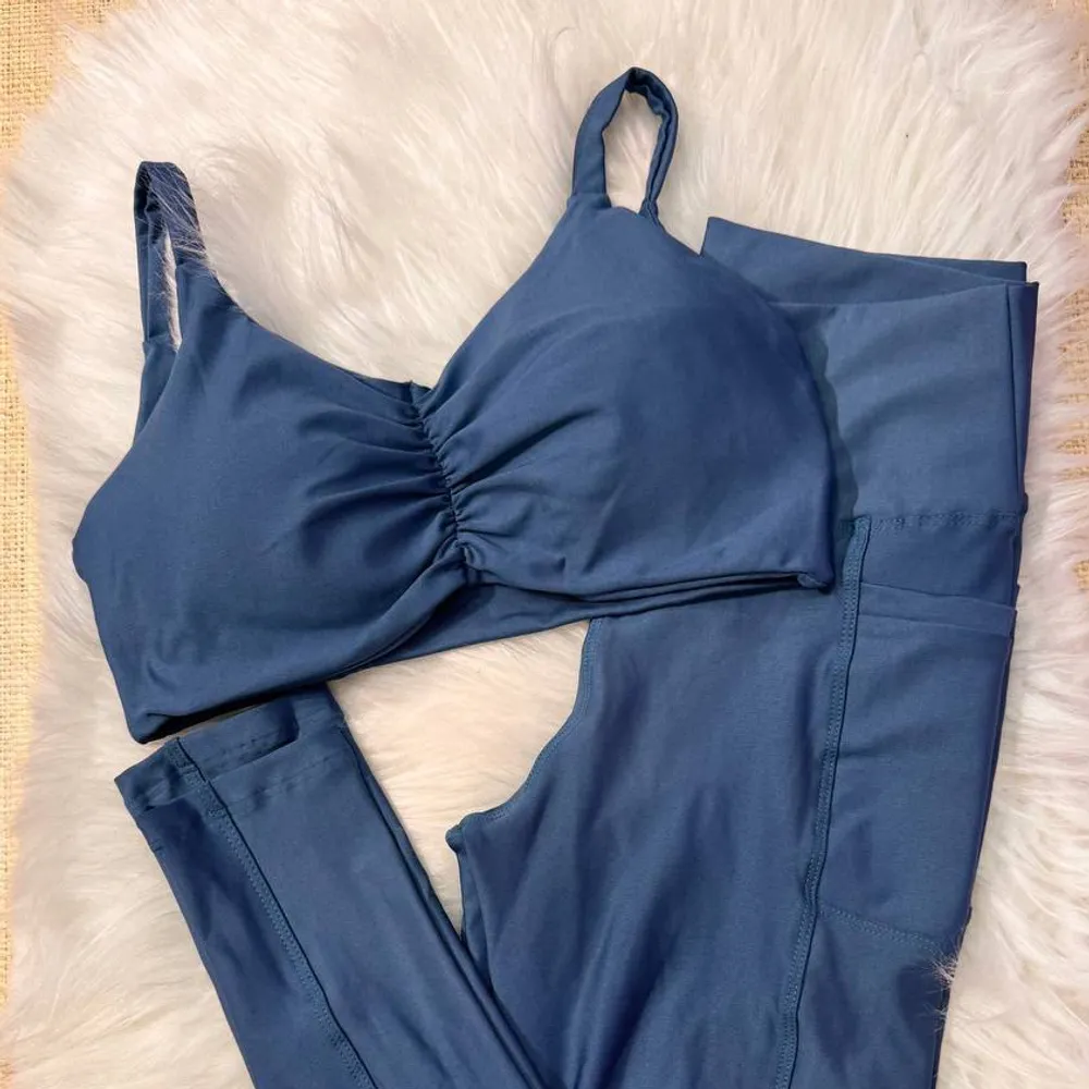Conjunto Top + Legging Bolso nas laterais M