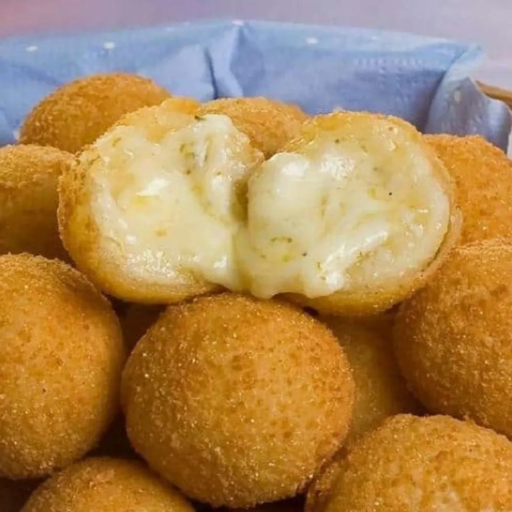 BOLINHA DE QUEIJO
