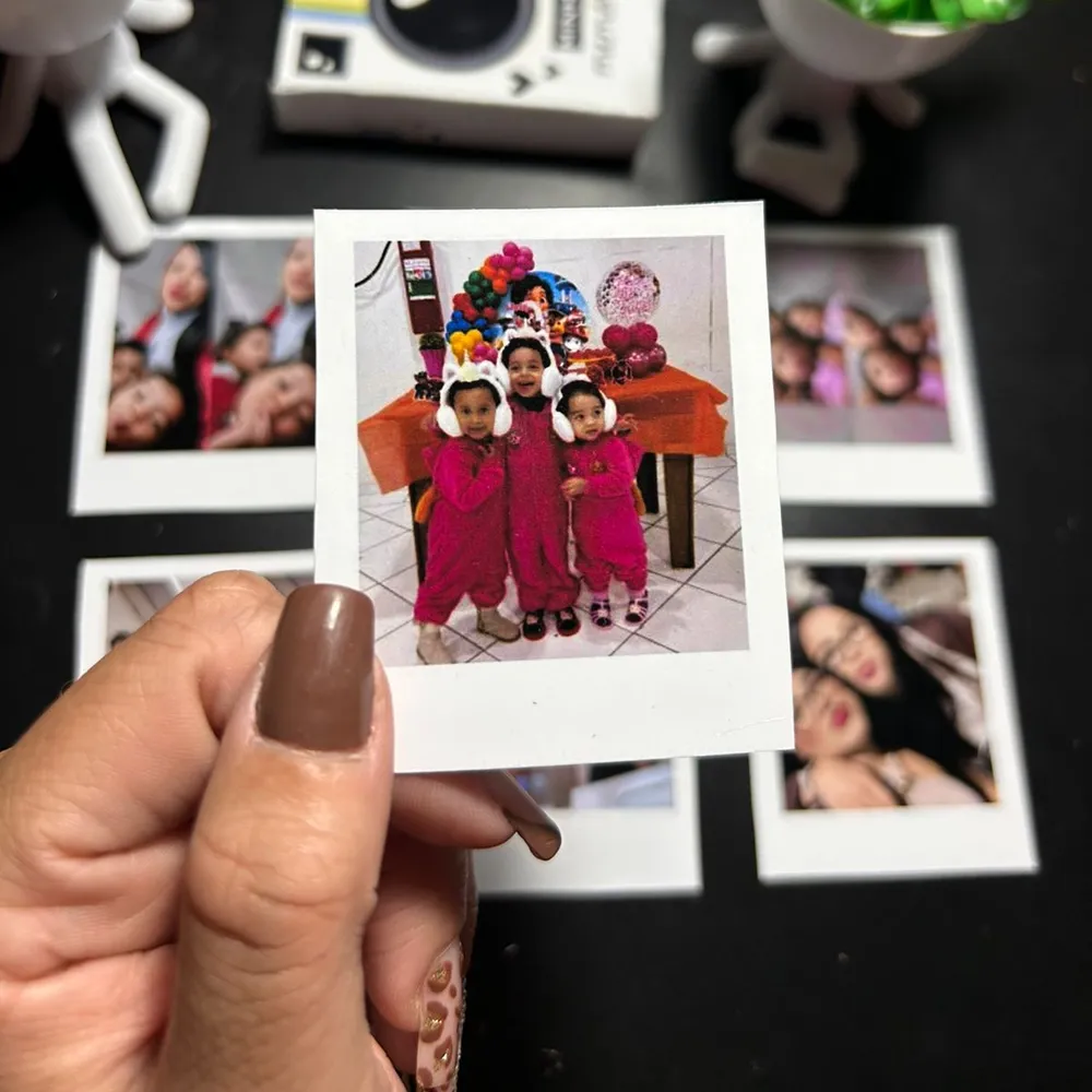 Polaroid M