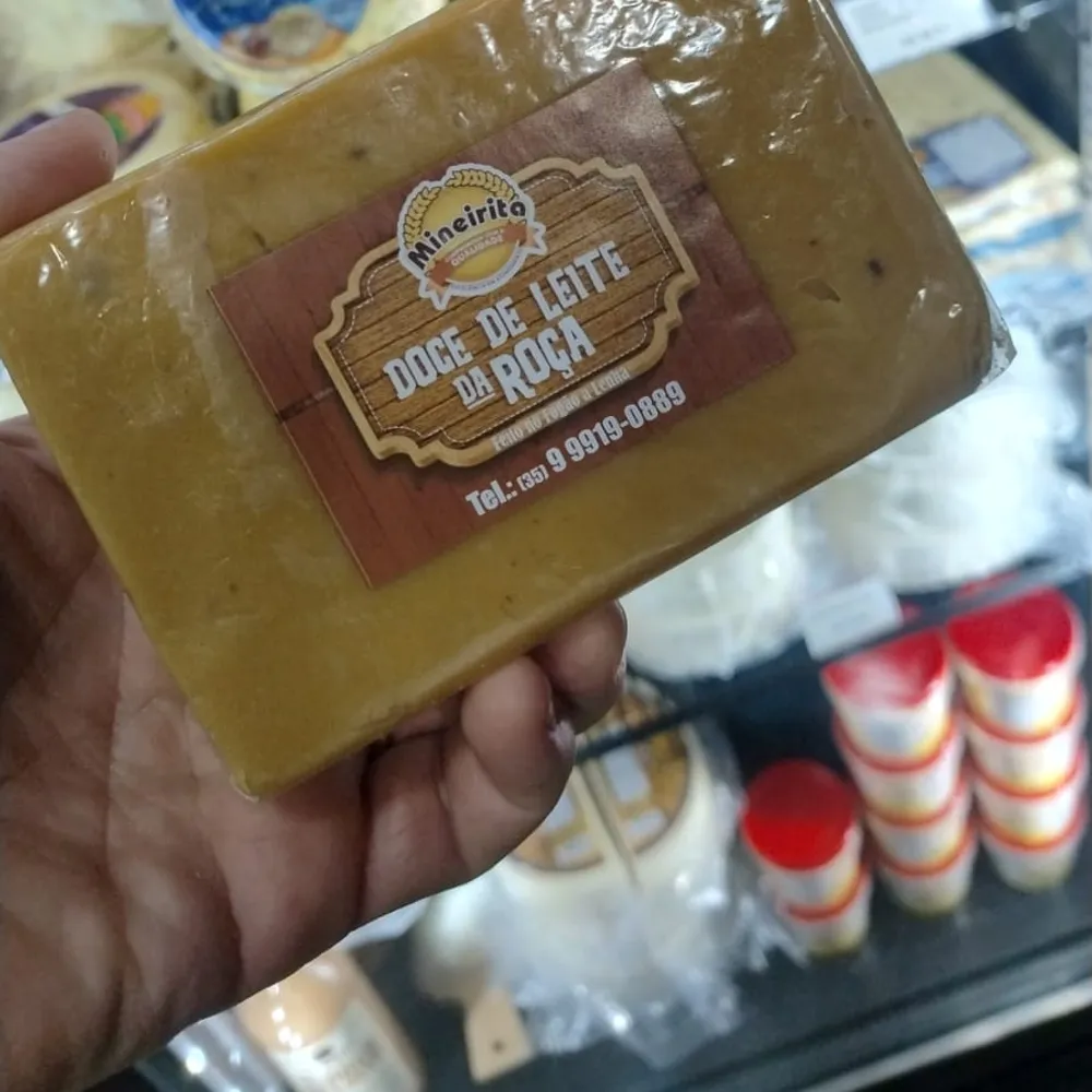 DOCE DE LEITE COM COCO EM BARRA - MINEIRITA