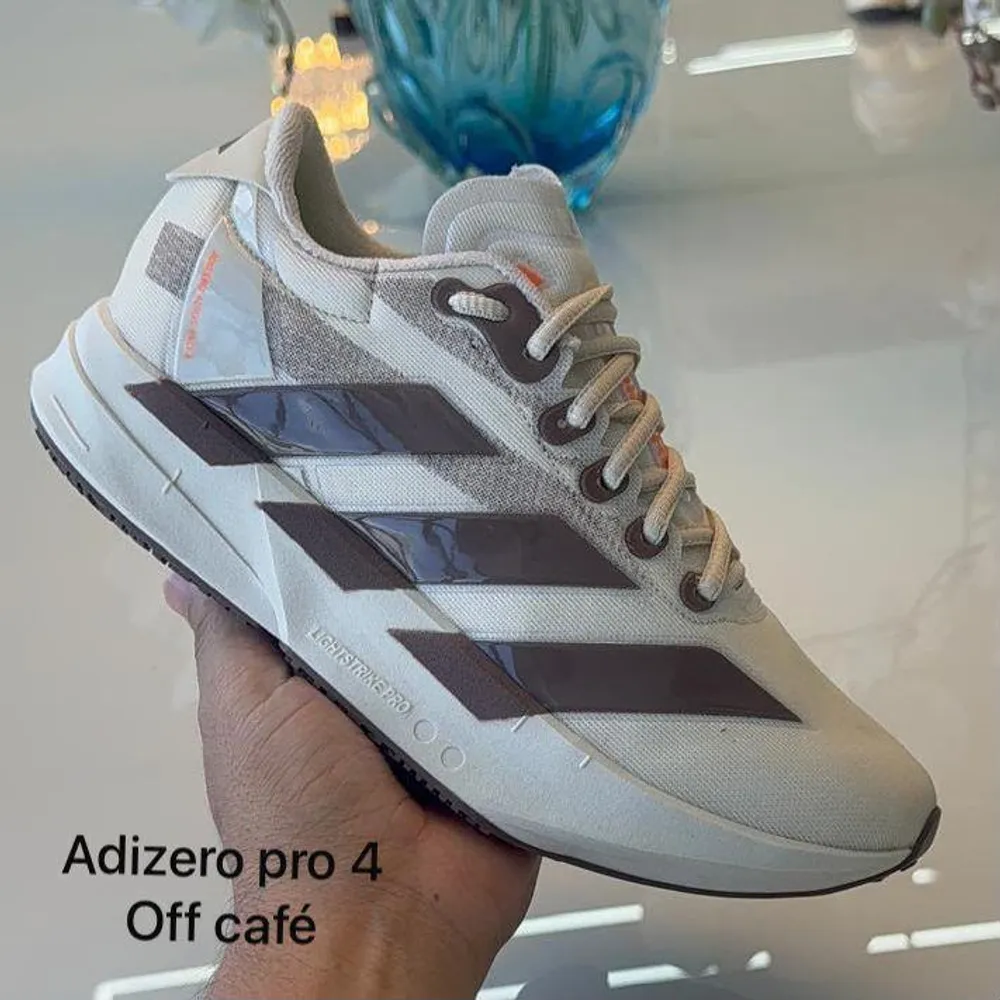 ADIZERO PRO 4 OFF CAFÉ 40