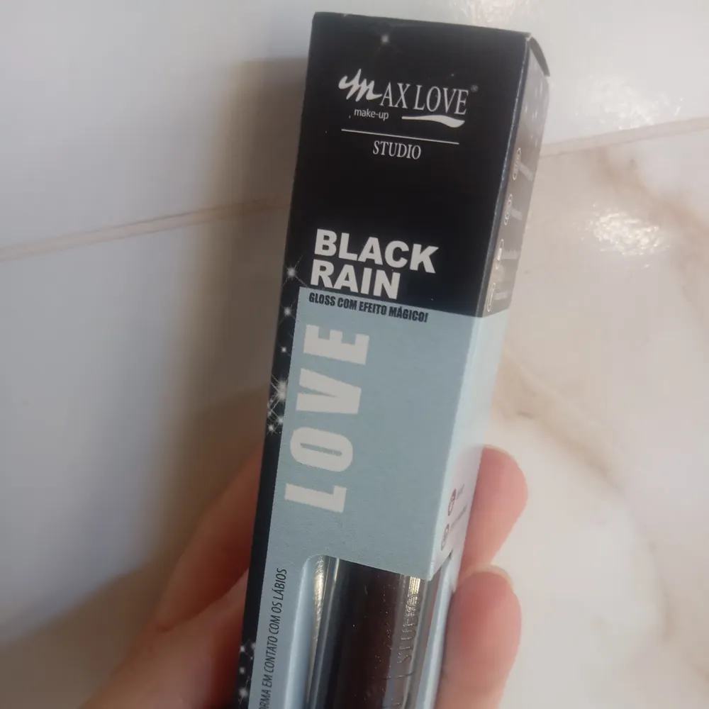 Gloss Black Rain Mágico Max love 