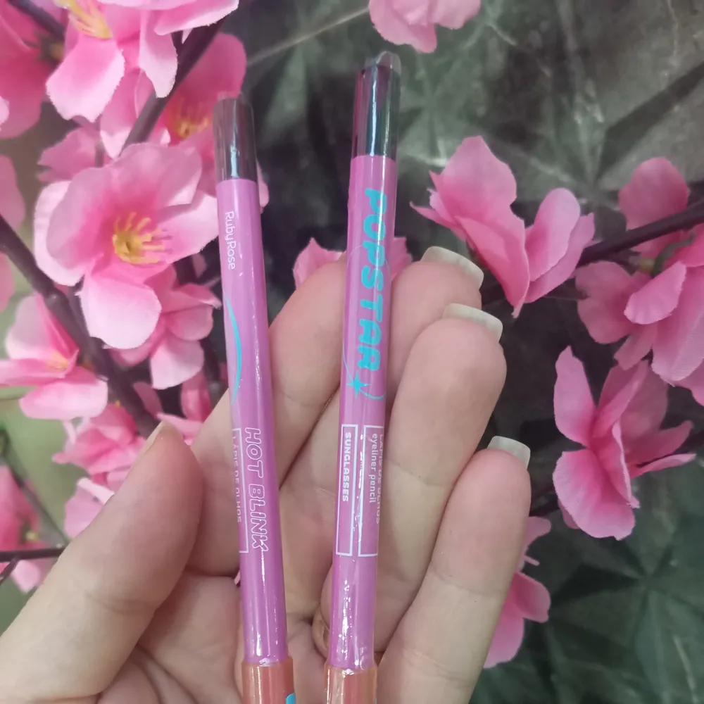 Lápis de olho hot blink Ruby Rose 