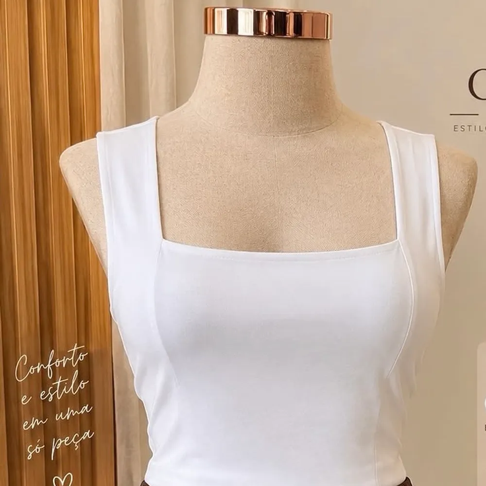 Blusa gola quadrada 