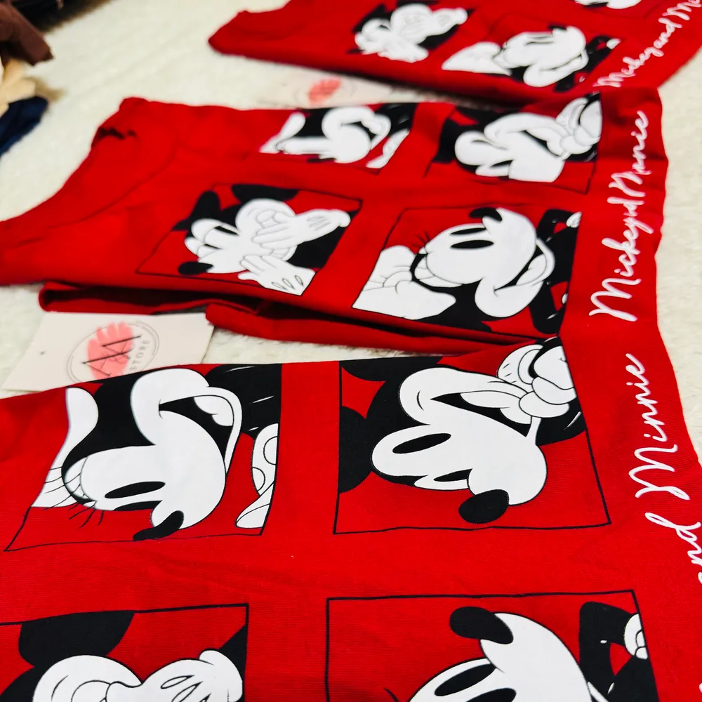 Mickey e Minney vermelha