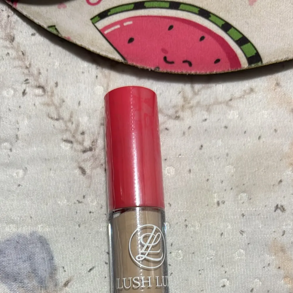 Corretivo Lush luxe