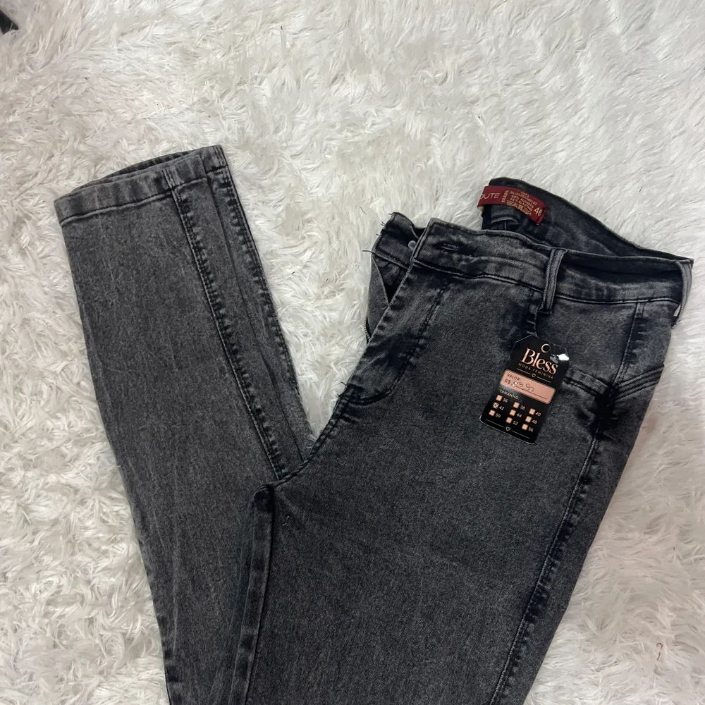 Calça skiny Lavagem grafite