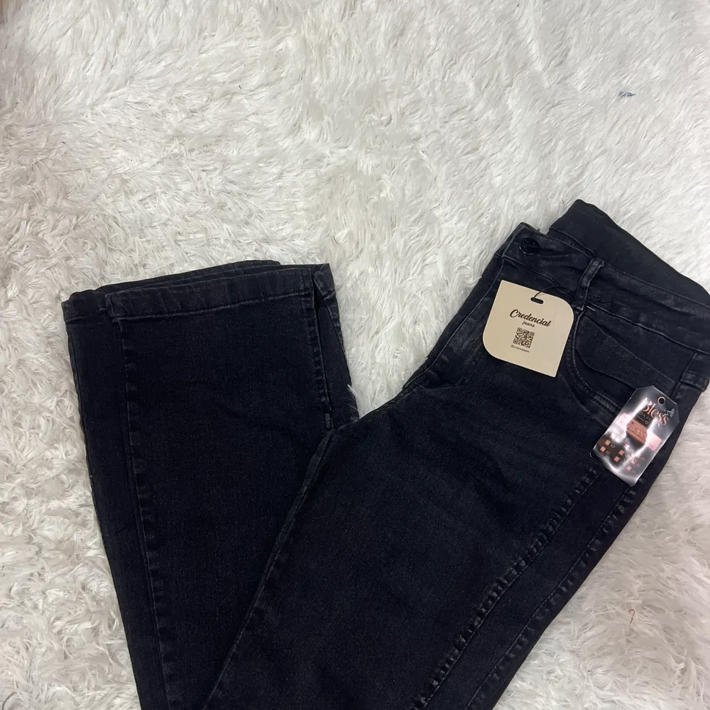 Calça flare preta 