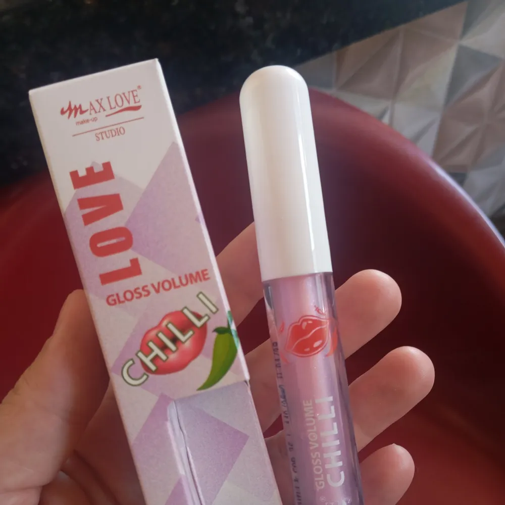 Gloss Chilli Volume Max love 