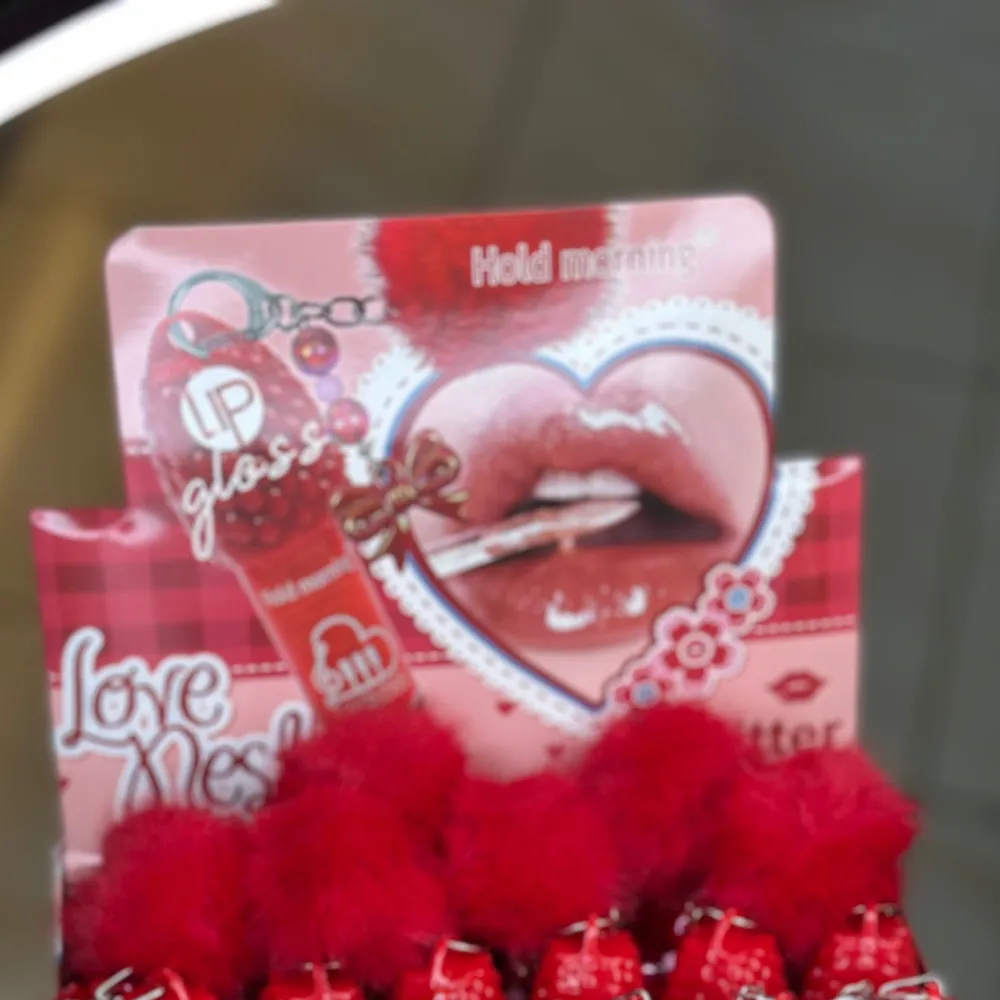 Gloss morango pelúcia 