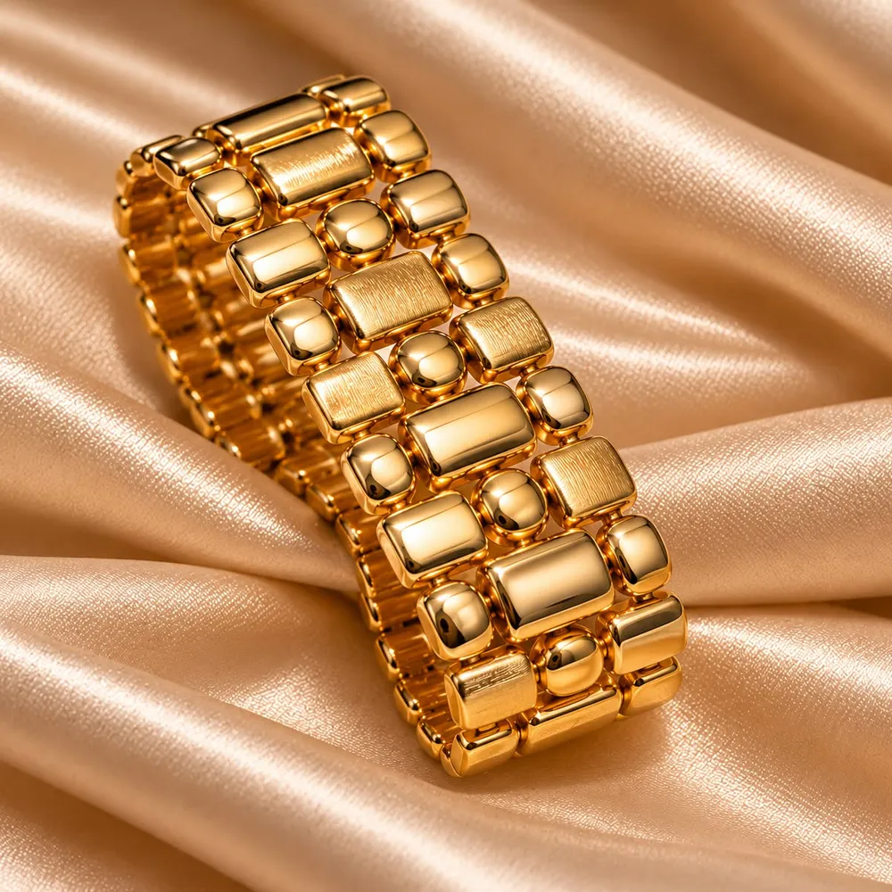 Bracelete Dourado Imperial – Luxo e Sofisticação 
