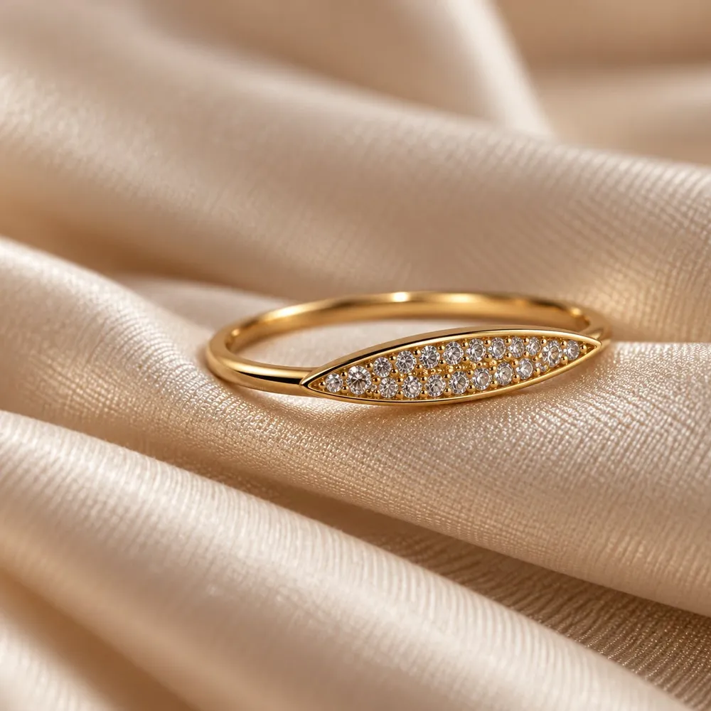 Anel Navete Cravejado – Dourado N°15