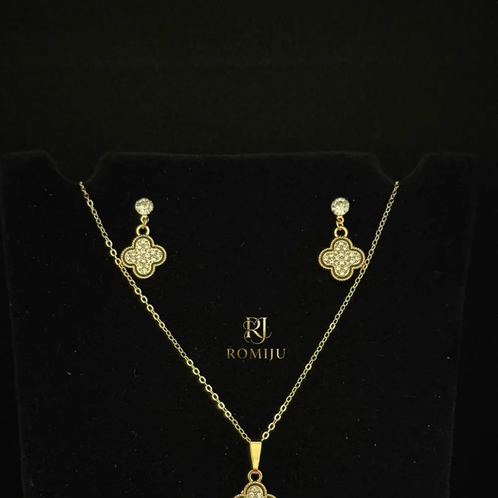 Conjunto Trevo Cravejado