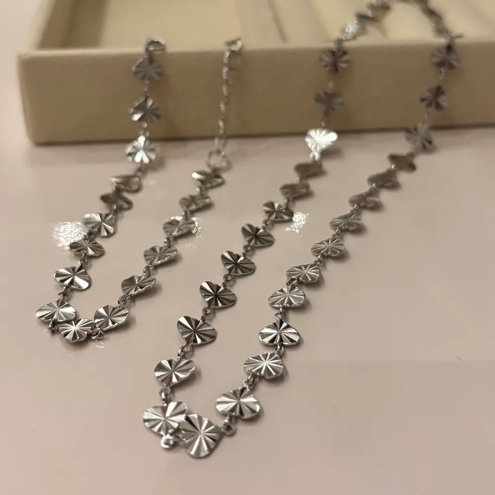 Kit colar e pulseira coração chapinhas em aço inoxidável