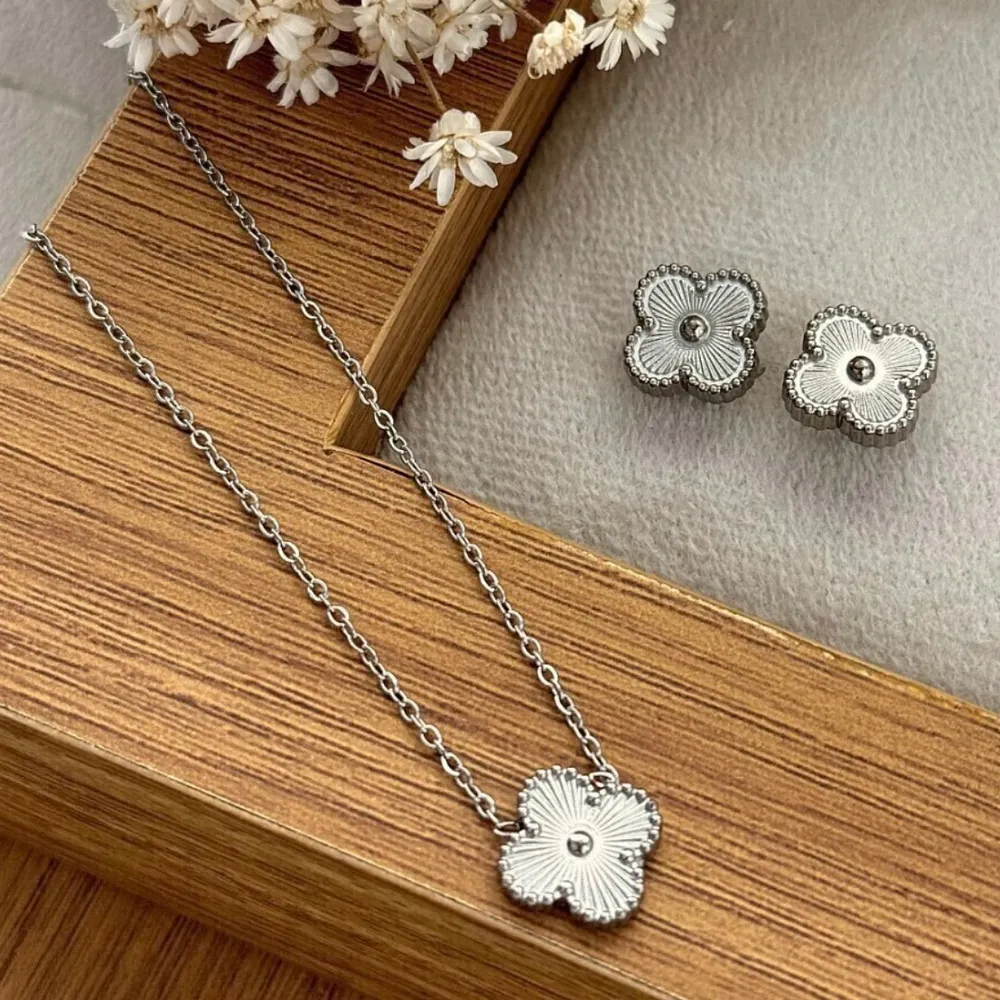 Conjunto Trevo 4 folhas em aço inoxidável