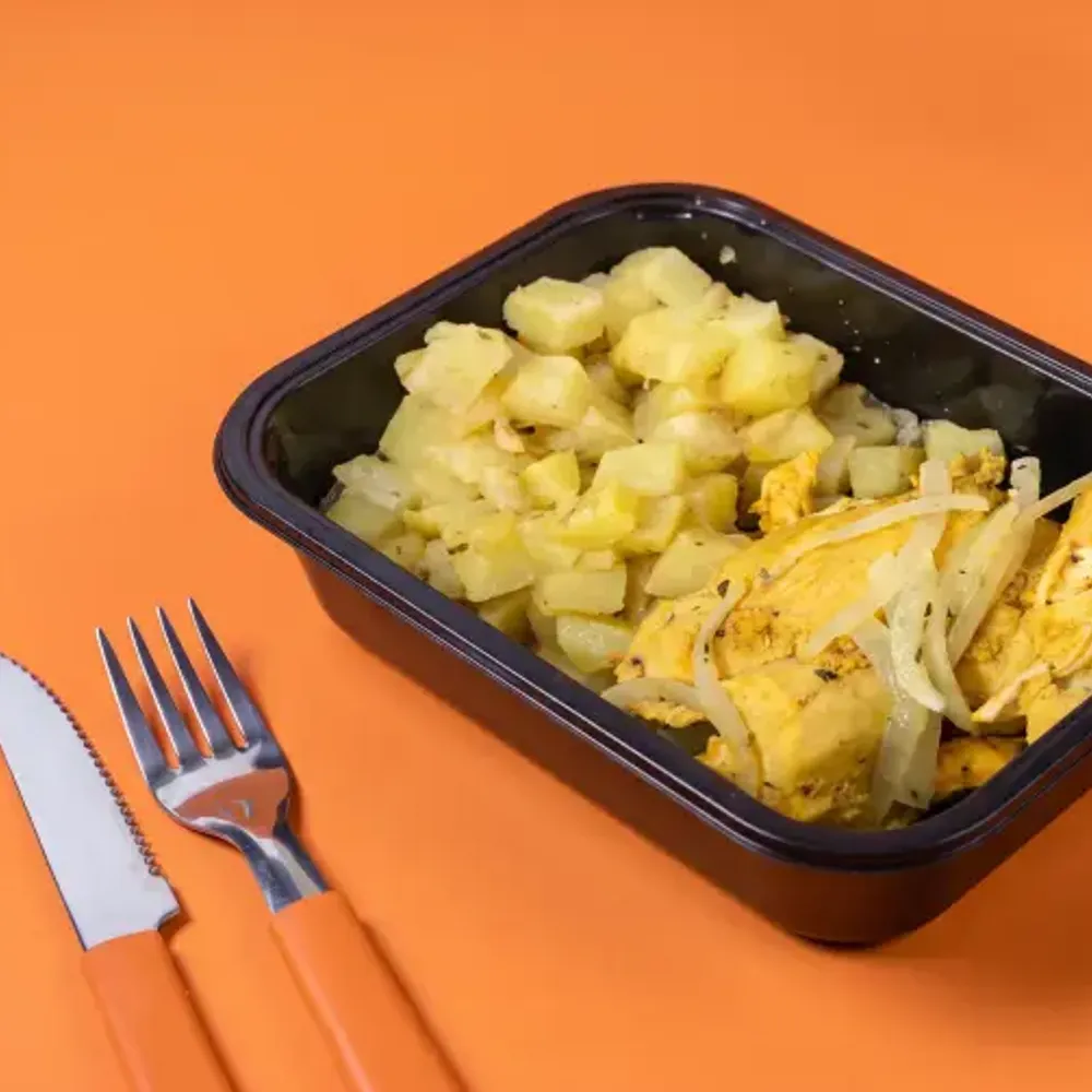 Picadinho de frango c/ batata, cenoura e arroz branco